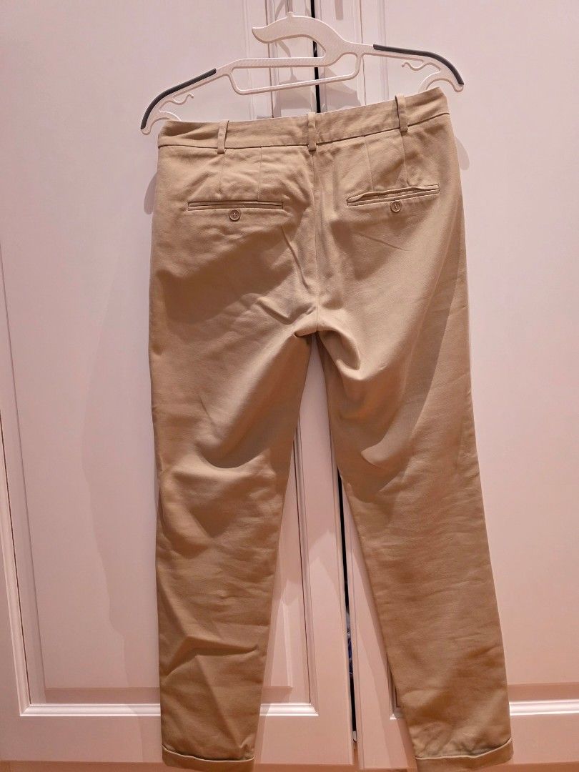 Zara Basic Pants (Category: Other Bottoms) located in Singapore. Submitted by laura029 (Listing ID 1395277240, Image 3). Description: - Khaki colour - perfect for work - wore 1 time only .