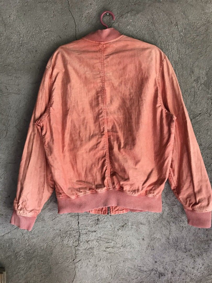 Zara Bomber Jacket (Category: Coats, Jackets and Outerwear) located in San Jose del Monte. Submitted by _elll (Listing ID 1395253176, Image 2). Description: Zara bomber jacket (CH vibes) Small on tag Tight ribbings Issue: some good fade Good condition 650 + sf 📍Bulacan.