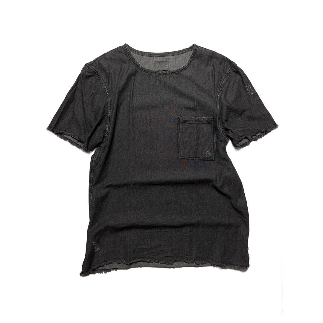 Zara Man Distressed Oversized Denim Shirt (Category: Tshirts & Polo Shirts ) located in Paranaque City. Submitted by lou-dime (Listing ID 1395171062, Image 1). Description: Zara Man Distressed Oversized Denim Shirt M on tag Fits M-L Length: 29” Width: 21.5” Sleeve Length: 9”.
