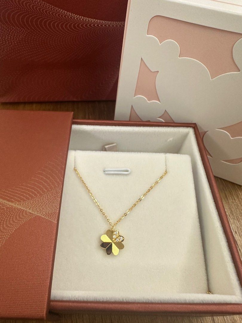 周生生四葉草黃金鑽石手鏈, 女裝, 飾物及配件, 手鍊- Carousell