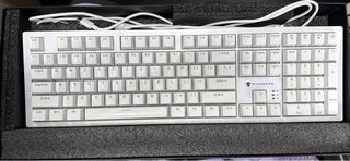 Teclado mecánico64077552337794110