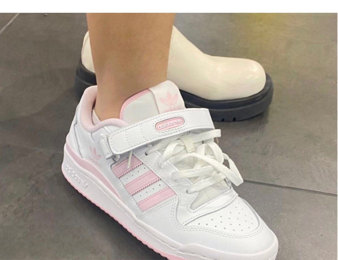 Original Adidas forum low (Category: Sneakers) located in Makati City. Submitted by jielato (Listing ID 1395481314, Image 3). Description: Original price 5,600 Selling it for only 2,000 Size: US 6 23cm Selling my preloved shoes 👟 Letting go of my favorite pair 💕 Hindi ko na nagagamit since WFH na super bago pa used with care and still in great condition konting linis lang.