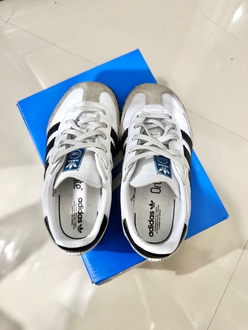 Adidas Samba OG EL I Sneakers (Category: Babies & Kids Fashion) located in Bulacan. Submitted by mooch27 (Listing ID 1395522529, Image 1). Description: 100% ORIGINAL BOUGHT DIRECTLY FROM ADIDAS.COM/WEBSITE GOOD AS NEW RFS: SELLING BEC MY SON OUTGREW THEM QUICKLY. SUIT FOR 12-24 MOS SIZE: 8.5 US CM: 15.5 CLASSIC STYLISH PERFECT FOR EVERYDAY WEAR. EXCELLENT CONDITION.