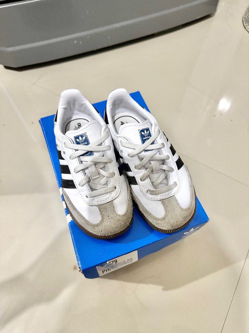 Adidas Samba OG EL I Sneakers (Category: Babies & Kids Fashion) located in Bulacan. Submitted by mooch27 (Listing ID 1395522529, Image 2). Description: 100% ORIGINAL BOUGHT DIRECTLY FROM ADIDAS.COM/WEBSITE GOOD AS NEW RFS: SELLING BEC MY SON OUTGREW THEM QUICKLY. SUIT FOR 12-24 MOS SIZE: 8.5 US CM: 15.5 CLASSIC STYLISH PERFECT FOR EVERYDAY WEAR. EXCELLENT CONDITION.