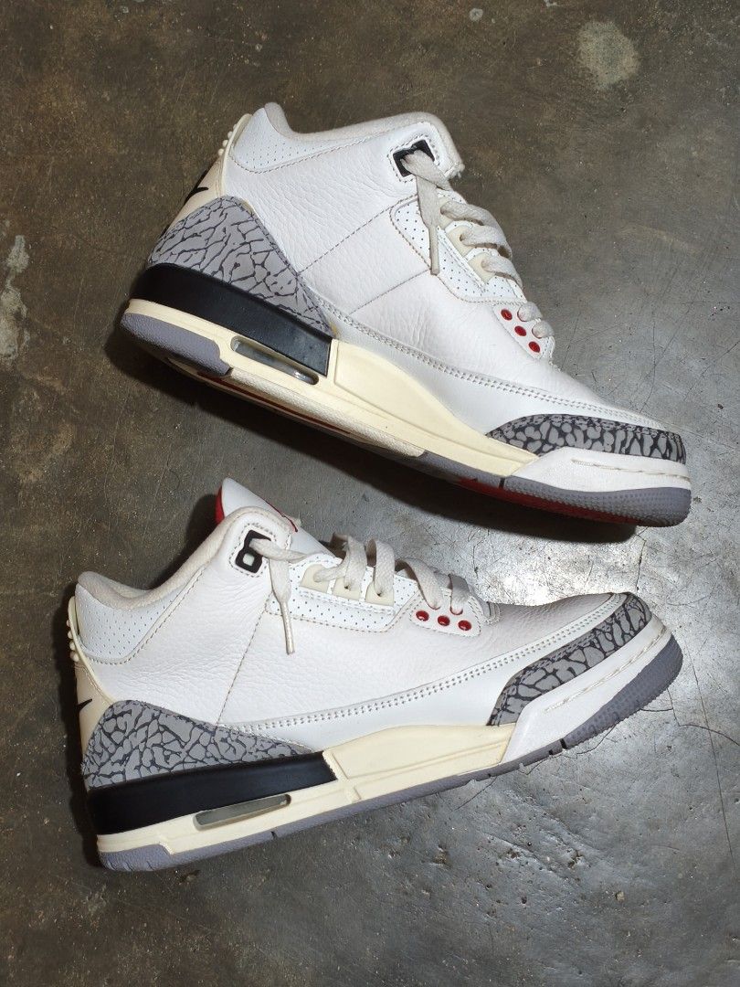 Air Jordan 3 Retro White Cement (Category: Sneakers) located in Las Pinas. Submitted by thethrifthabit (Listing ID 1395404930, Image 1). Description: NAPAKASOLID PA NYAN size: EUR 38, CM 24, BR 36 2x lang nagamit/NO ISSUE NEGOTIABLE IF SURE BUYER balik ko pera mo if proven fake ‼️NO BOX‼️ rfs: NEED MONEY.