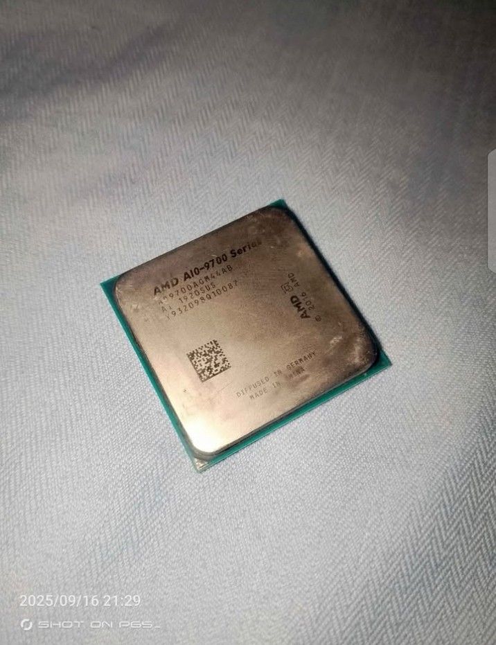 AMD A10-9700 Series CPU (Category: Desktops) located in Dagupan City. Submitted by theythriftme__ (Listing ID 1395389317, Image 1). Description: - AMD A10-9700 Series CPU - Designed for computer use - Square shape with a green base - Features the AMD logo and model information - Pin layout on the bottom price still negotiable if surebuyer mabilis kausap pag kaya sa price.
