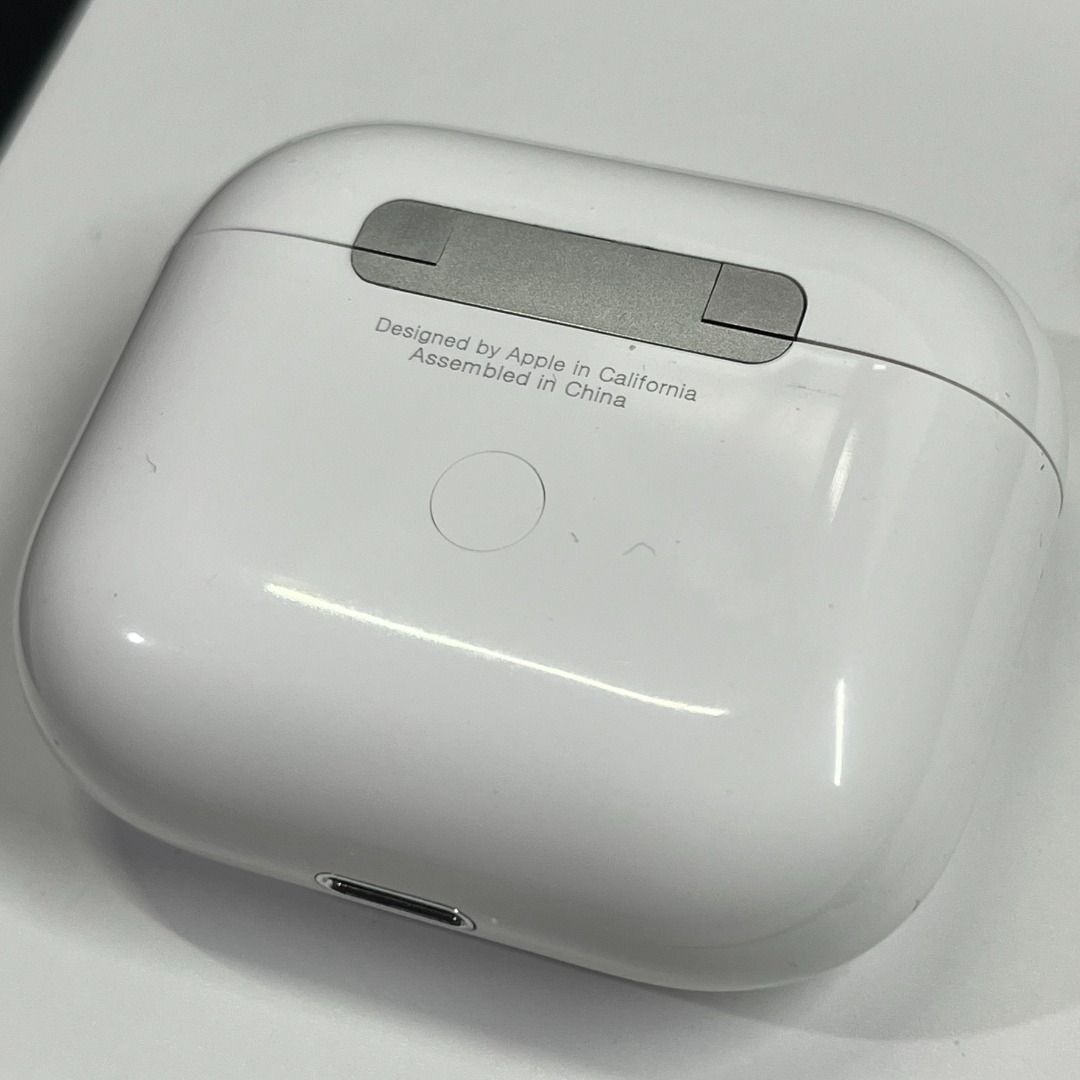 Apple AirPods 3rd Generation (Category: Earphones) located in Taguig. Submitted by michael.ponce (Listing ID 1395519724, Image 3). Description: Fixed Price at P500, Opened Only to Test 1 Month Old Apple AirPods Third Generation Charging Case with Left and Right AirPods, Box, Manuals Free Clear Spigen Case (Replacement, P300 Value) Excellent Sound, Must Listen to Appreciate No Known Issues, Very Good Battery Life (4-5 hours average use) Reason for