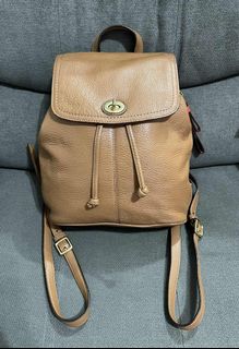 (Category: ) located in . Submitted by chic.bags (Listing ID 1395492677, Image 1). Description: .
