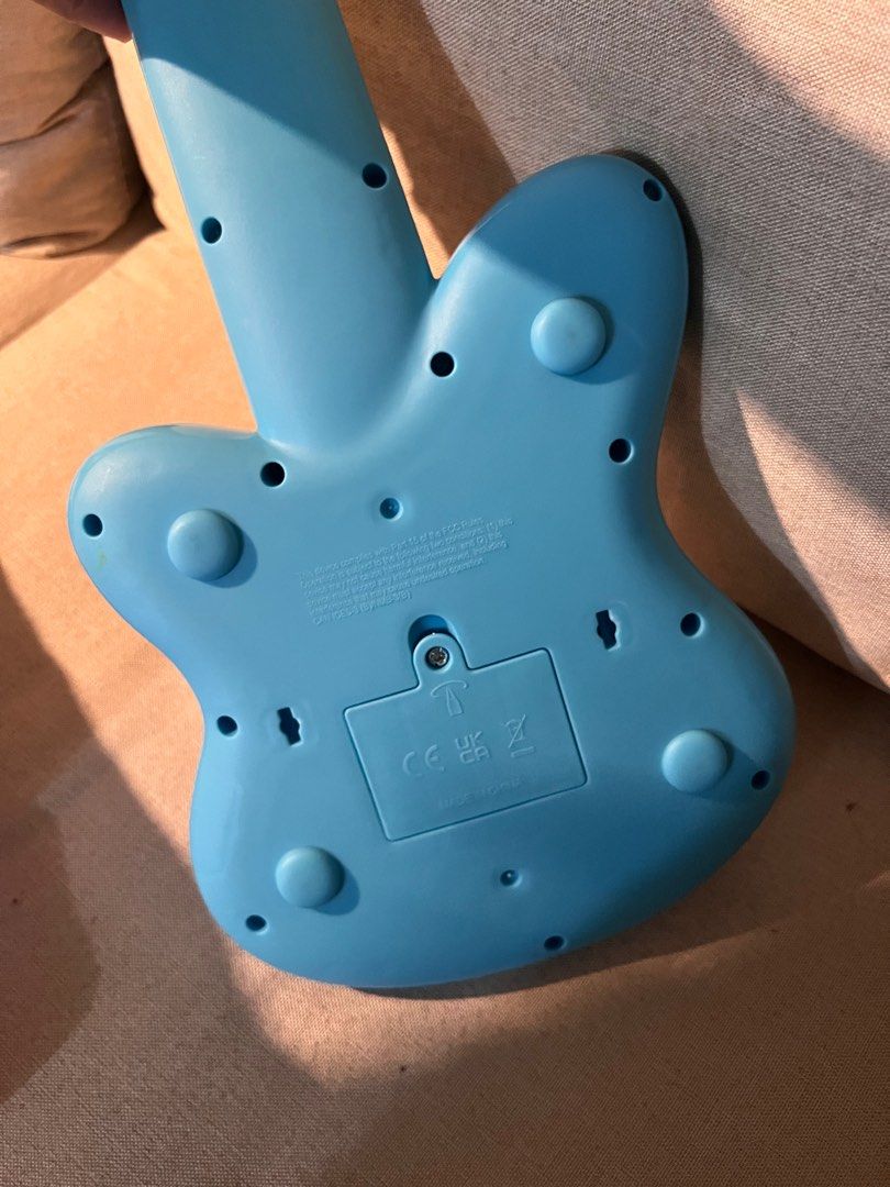 Baby Winfun Guitar (Category: Infant Playtime) located in Manila. Submitted by hellot_preloved (Listing ID 1395348630, Image 2). Description: Bagong bili pa po working, tinapon na ang box dami naming guitar hehhe.