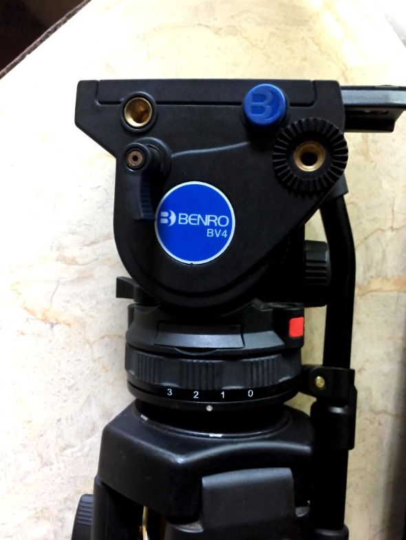 BENRO BV4 (Category: Tripods & Monopods) located in Bacong. Submitted by joachim.czogalla (Listing ID 1395364198, Image 2). Description: BENRO BV4 Key Features Supports up to 8.8 Pounds Six-Step Counterbalance Four-Step Pan and Tilt Drag 75mm Leveling Ball Two-Stage, Three-Section Tripod Legs Mid-Level Spreader Rubber Feet for Dual Spikes Case Included New price 500USD RFS: Not using it..