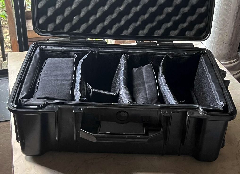 Black Hard Case with Foam Inserts Wonderful PC 5622 (Category: Camera Bags & Carriers) located in Bacong. Submitted by joachim.czogalla (Listing ID 1395367394, Image 3). Description: - Durable black hard case 22" x 15' x 9" - Custom foam inserts for protection - Secure latch closure - Padded interior - Multiple compartments for organized storage - Perfect for sensitive equipment and valuables - Indestructible, watertight.