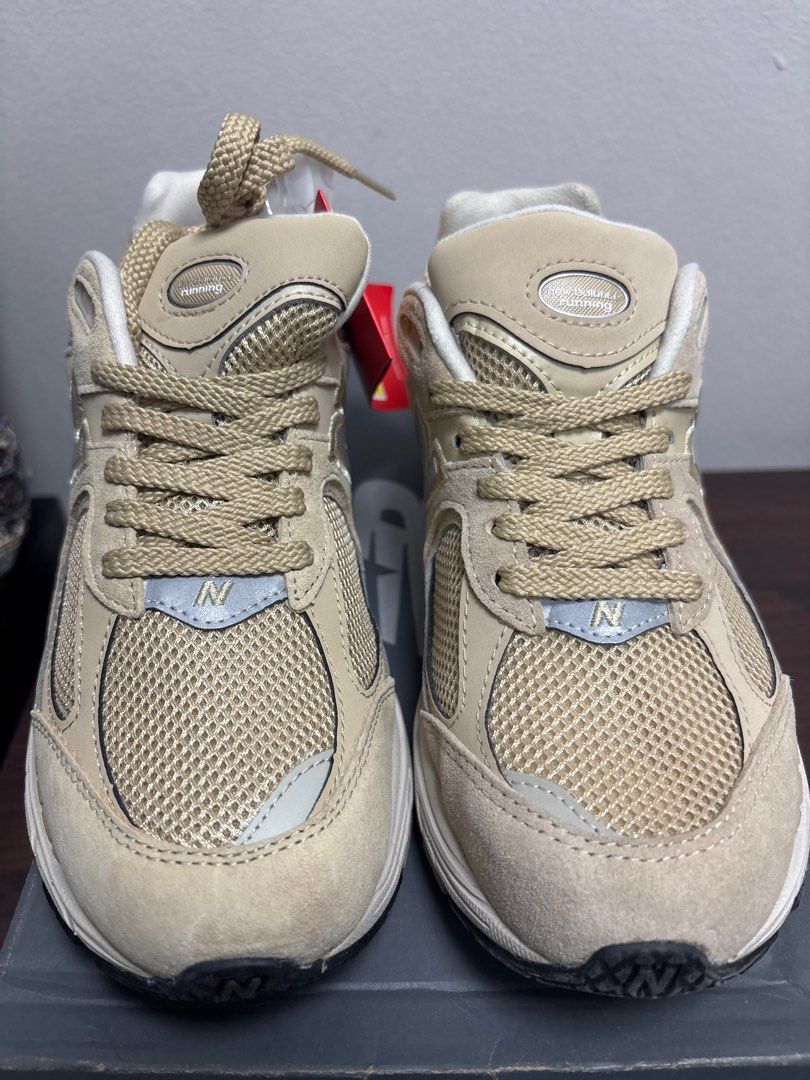 Bnew 2002R women size 7 (Category: Sneakers) located in Pasay City. Submitted by outletyard (Listing ID 1395390704, Image 3). Description: Negotiable…Bought from Korea… Rfs : Bought different color Mens size 5.5 = Women’s Size 7 Srp around 9k. Clearance Sale.