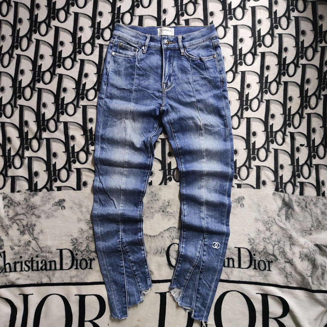 Chanel Denim Jeans (Category: Luxury Apparel) located in Alfonso. Submitted by clyde.nicole.cerilo1 (Listing ID 1395444801, Image 1). Description: CHANEL DENIM PANTS STRETCHABLE SZ 26 ON TAG 26-28 WAISTLINE 37 LENGTH COMPLETE TAGS NO ISSUE.