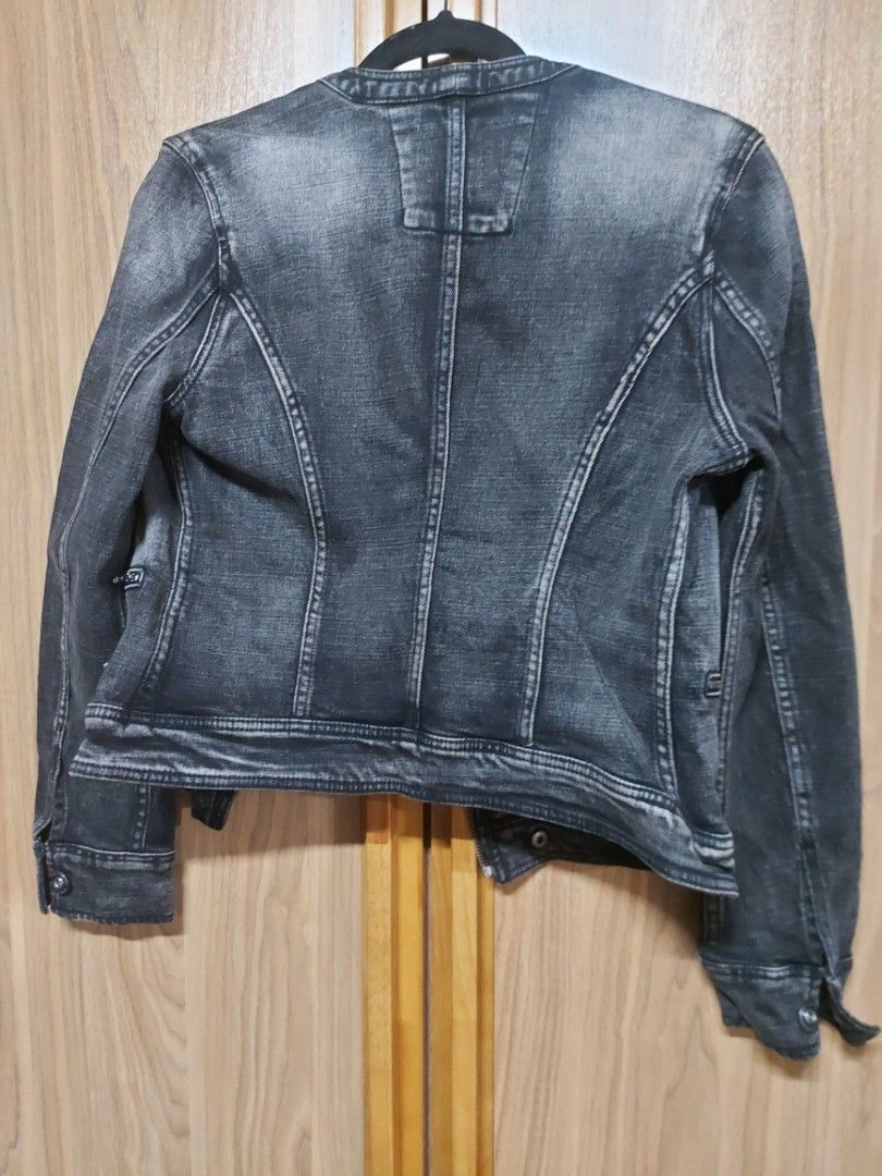 Chevignon Denim Jacket - Medium (Category: Coats, Jackets and Outerwear) located in Rizal. Submitted by noblewolf_0c9e41 (Listing ID 1395464009, Image 3). Description: - Chevignon denim jacket - Classic design - Medium size - Dark grey wash - Zip-up front - Multiple pockets - Tailored fit used once quezon city.. shipping at buyer's expense..