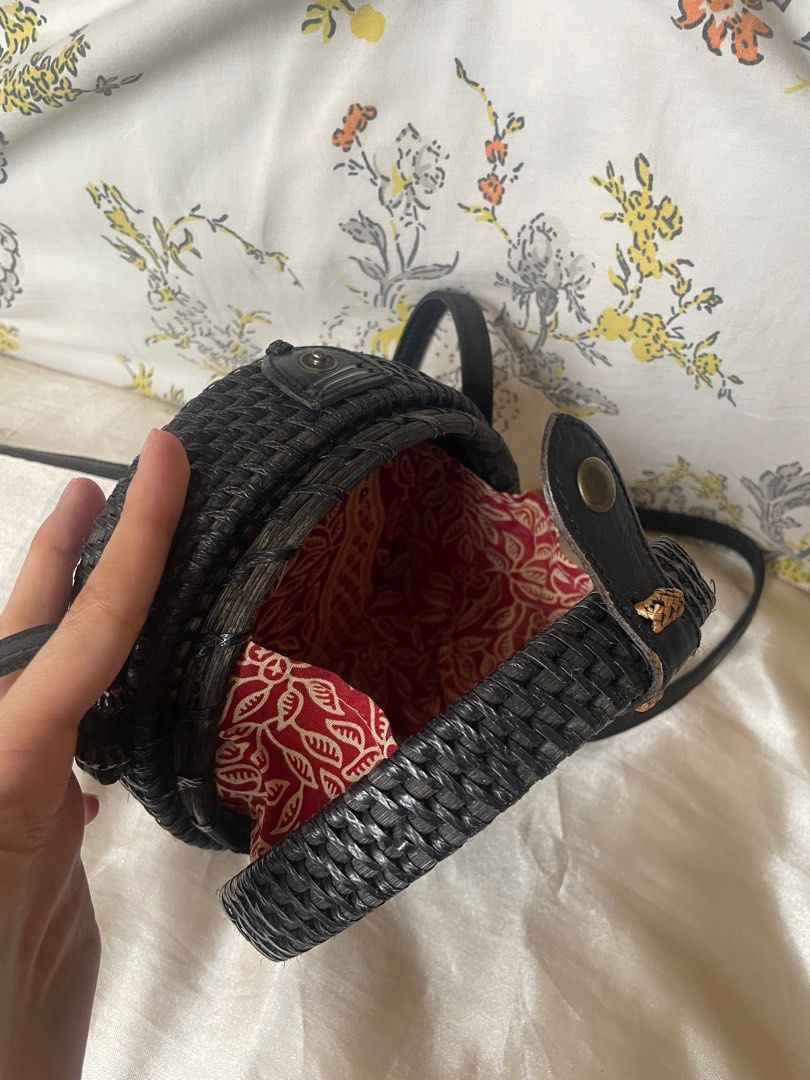 Black Round Rattan Crossbody Bag (Category: Cross-body Bags) located in Pasig City. Submitted by restyle_collection (Listing ID 1395416364, Image 3). Description: Open for Negotiation. This was purchased in Indonesia. .