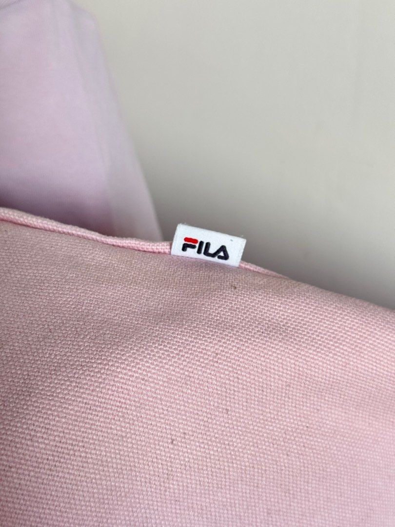 FILA PINK TOTE BAG (Category: Shoulder Bags) located in Cagayan de Oro. Submitted by declutter1s1 (Listing ID 1395375721, Image 3). Description: .