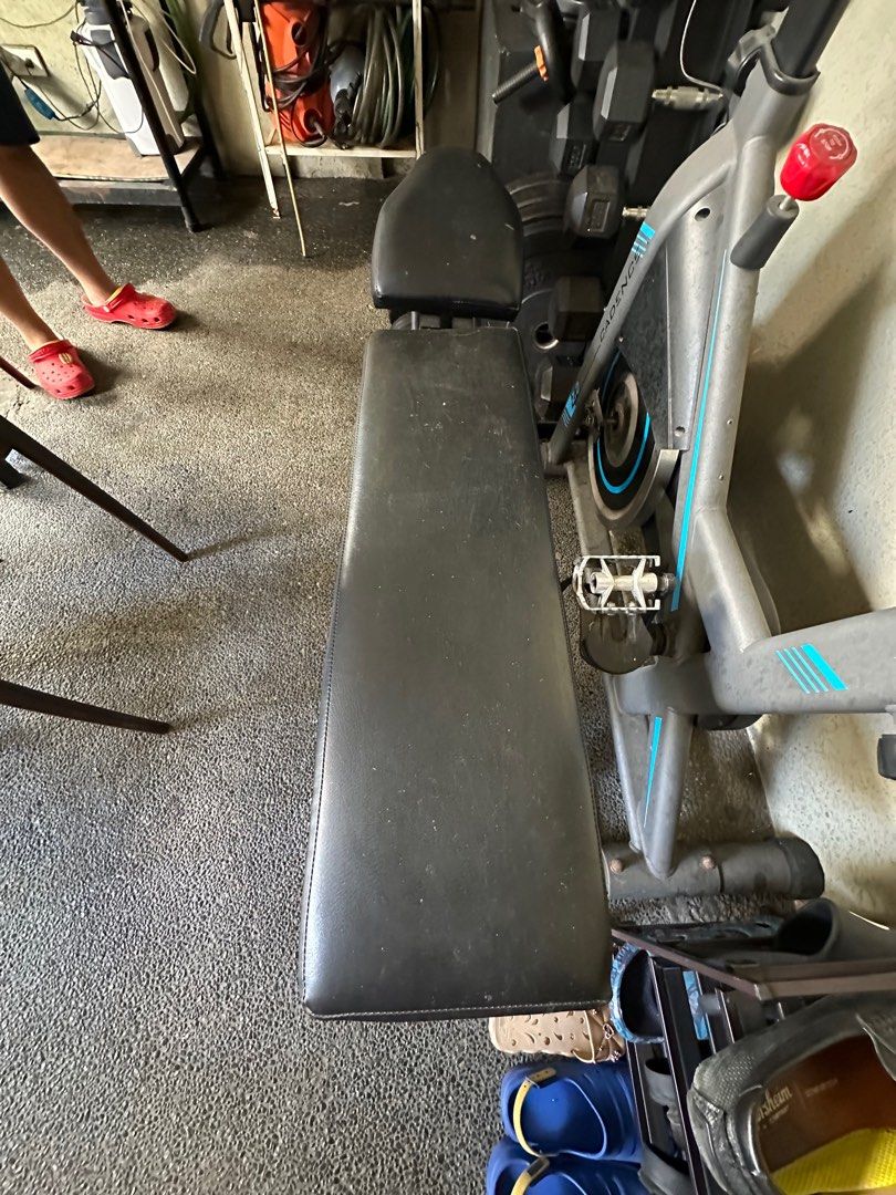Fitness Bench (Category: Weights & Dumbbells) located in Pasig City. Submitted by fiercewolf.0dc9f1 (Listing ID 1395351608, Image 3). Description: Standard size. Adjustable/reclining back for use with weights RFS We moved and have no home gym anymore.