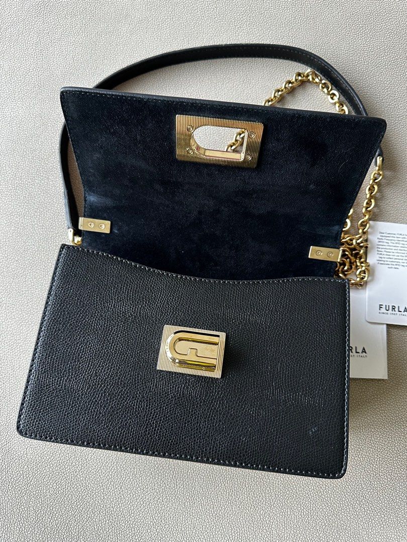 FURLA 1927 crossbody mini (Category: Luxury Bags & Wallets) located in Manila. Submitted by hchua17 (Listing ID 1395482641, Image 3). Description: FURLA 1927 crossbody mini In excellent condition .