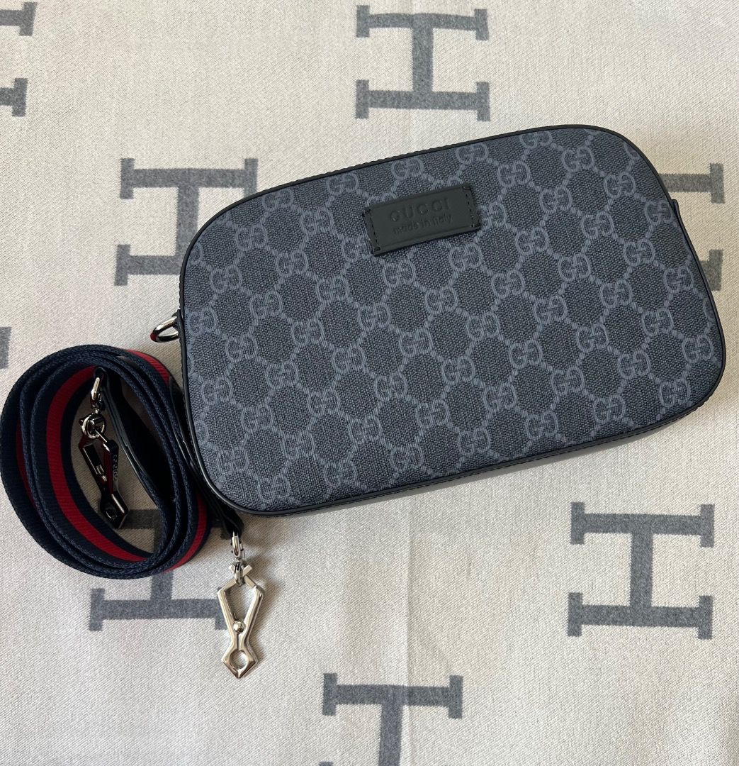 Gucci camera Bag (Category: Luxury Bags & Wallets) located in Antipolo. Submitted by chanchimj (Listing ID 1395474199, Image 2). Description: .