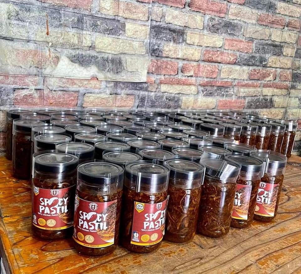 Halal Spicy Chicken Pastil (Category: Packaged & Instant Food) located in Manila. Submitted by danjallnshop (Listing ID 1395363558, Image 2). Description: Ang hinahanap-hanap mong pastil!Hameed Chicken Pastil —lasa’t busog na tatatak! HAMEED PASTIL (Spicy) LIMITED OFFER DISCOUNT💞🫶👌👌 ✅1 JAR ₱ 185.00 ONLY👌 ✅✅2 JARS ₱360.00 ONLY ✅✅✅3 JARS ₱520.00 ONLY Garantisado sa sarap at panlasa 🤙✨✨ Order now❗❗❗.