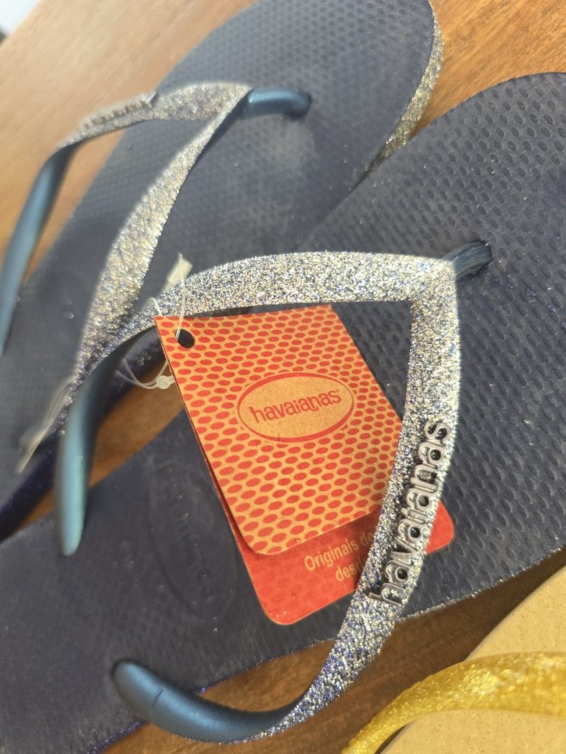 Havaianas Flip-Flops - Various Colours & Sizes (Category: Flipflops and Slides) located in Singapore. Submitted by thetinyfashionista (Listing ID 1395378157, Image 2). Description: - Brand new Havaianas flip-flops bought from Haviana in Australia. - Fit me and I wear eu 40, uk 7 and us 9. - SOLD ❌️Navy with glitter straps - Beige with gold straps - Light blue - All are pretty much same length - Original tags attached - Free postage 1 for $20 2 fo
