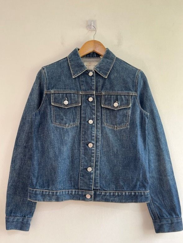 Helmut Lang Denim Jacket (Category: Coats, Jackets and Outerwear) located in Quezon. Submitted by joooles (Listing ID 1395389008, Image 1). Description: - Helmut Lang denim jacket - Medium size - Button-down front - Two chest pockets - Classic collar - Made in 1998 - Versatile for various outfits -18 X 23, 24 in sleeves.