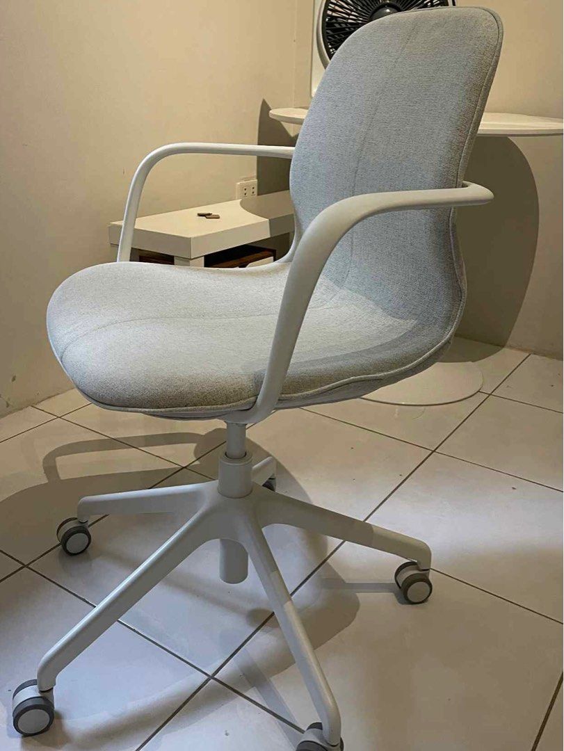 IKEA Swivel Chair with armrest (Category: Chairs) located in Quezon City. Submitted by jninereyes (Listing ID 1395401699, Image 1). Description: LÅNGFJÄLL - Conference chair with armrests Original price - ₱10,999 Minor yellowing/darkening on the seat area due to regular use (see pictures).