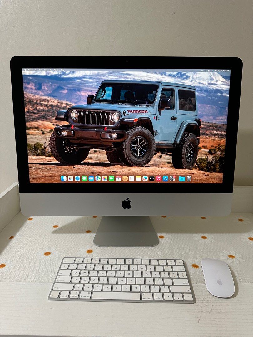 iMac Core i5 8GB 2017 / 21.5 inch screen (Category: Desktops) located in Dumaguete. Submitted by paolaslane (Listing ID 1395447114, Image 1). Description: Like new 21.5 inch iMac 2017 Core i5 8Gb Complete with box, mouse and keyboard 30K.