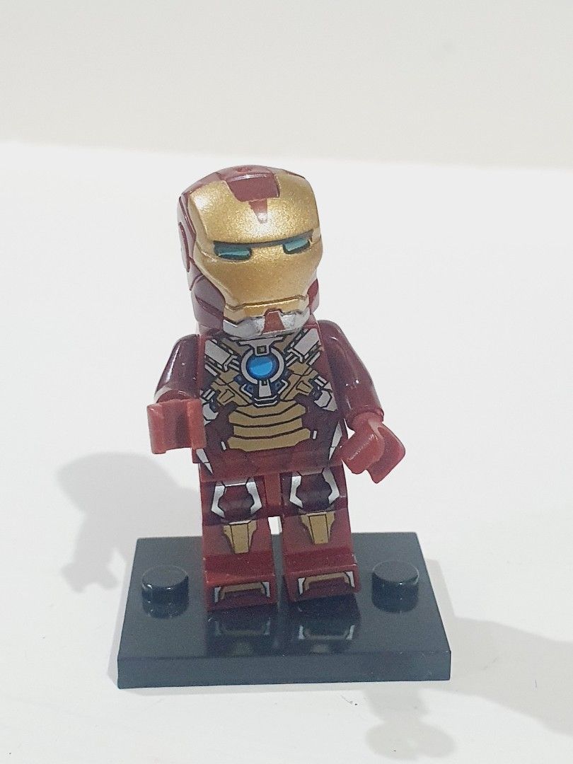 Ironman mini lego (Category: Lego & Building Sets) located in Las Pinas. Submitted by cherry_luvs_dresses (Listing ID 1395464616, Image 2). Description: good as new collectible super discounted price.