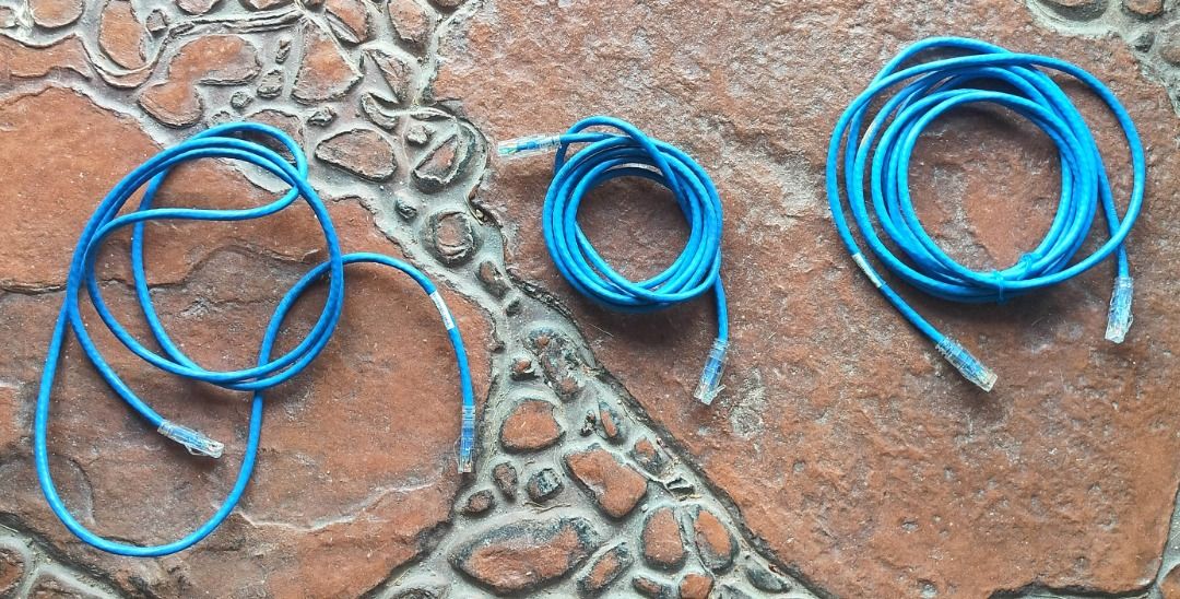 LAN cable (Category: Cables & Adaptors) located in Kuala Lumpur. Submitted by foooodss (Listing ID 1395434896, Image 1). Description: Postage paid by buyer 1 for RM 7 1 x 2M 1 x 3M.