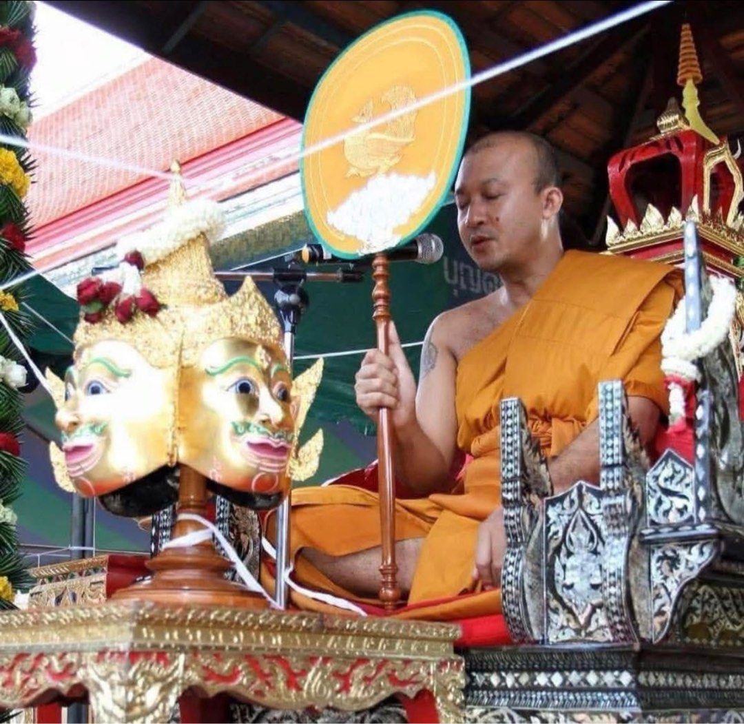 Lp Chamnan Phra Khun Paen Sao Ha Roon Sam, Hobbies & Toys, Religious ...
