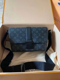 (Category: ) located in . Submitted by rarebagsfrmjapan (Listing ID 1395451384, Image 1). Description: .