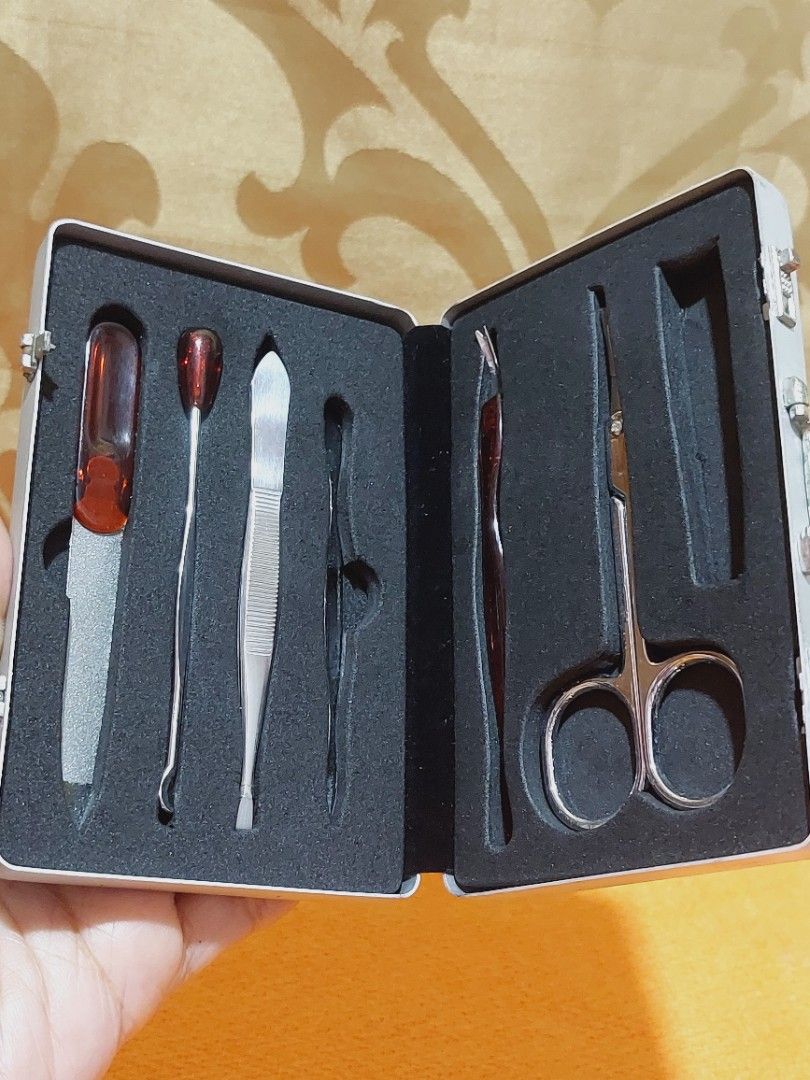 Manicure Pocket set (Category: Hands & Nails) located in Muntinlupa City. Submitted by sakurambo_des (Listing ID 1395425196, Image 2). Description: Manicure Set Travel Pocket Grooming/Nail Care -missing the nail cutter.