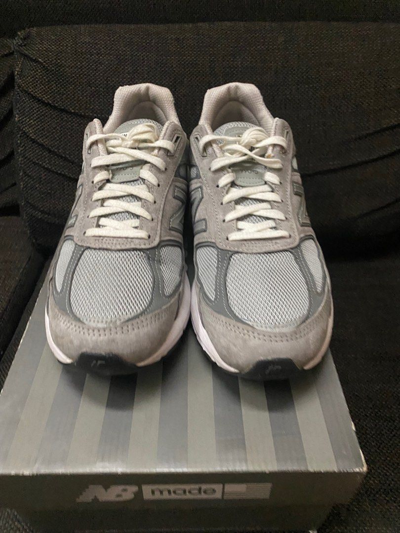 NEW BALANCE 990v5 (Category: Sneakers) located in Quezon City. Submitted by ger4rd (Listing ID 1395430353, Image 2). Description: NEW BALANCE 990v5 size 10.5 with box issue: sole seps and cracks silhouette is still good selling low for decluttering purposes 1500.