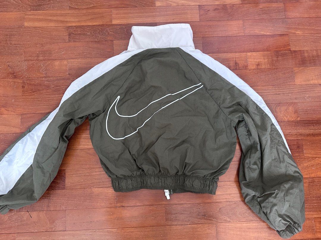 nike crop windbreaker jacket