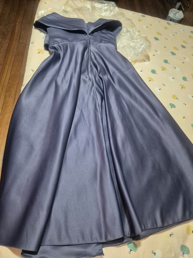 Ninang gown (Category: Evening dresses & gowns) located in Pasig City. Submitted by rubyspick (Listing ID 1395360488, Image 1). Description: like new, worn once, off shoulder dark blue gray gown, fits L - XL.