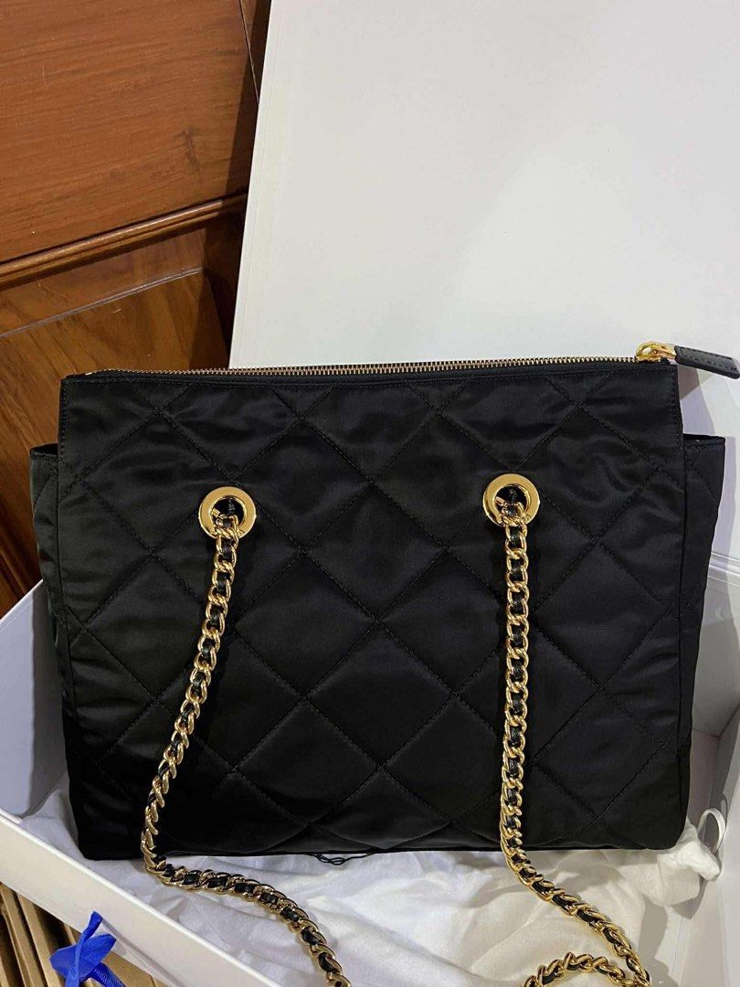Prada ReNyon Shoulder bag GHW (Category: Luxury Bags & Wallets) located in Quezon City. Submitted by rarebagsfrmjapan (Listing ID 1395450346, Image 3). Description: IMPORTANT PLS READ !!! PERFECT GIFT OR GIVEAWAYS REWARD UR SELF OR LOVE ONES AT LEAST ONCE A YEAR !!! ALL ITEMS ARE FROM ABROAD JAPAN,,DUBAI,,USA ETC 𝐃𝐈𝐒𝐂𝐋𝐀𝐈𝐌𝐄𝐑: we are 𝐧𝐨𝐭 𝐚𝐬𝐬𝐨𝐜𝐢𝐚𝐭𝐞𝐝 𝐰𝐢𝐭𝐡 𝐭𝐡𝐞 𝐛𝐫𝐚𝐧𝐝𝐬 𝐭𝐡𝐚𝐭 𝐚𝐫𝐞 𝐥𝐢𝐧𝐤𝐞𝐝 𝐚𝐧𝐝 𝐬𝐭𝐚𝐭𝐞𝐝 