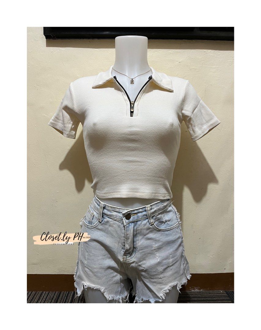 Pre-Loved Tops S-M ₱50 Only! (Category: Sleeveless) located in Cainta. Submitted by rizeru_18 (Listing ID 1395468502, Image 2). Description: Pre-Loved Tops ₱50 ONLY all items. Small to Medium .