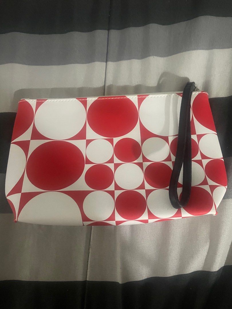 Shisheido make up pouch/bag (Category: Makeup) located in Manila. Submitted by bedlambuzz (Listing ID 1395471671, Image 2). Description: .