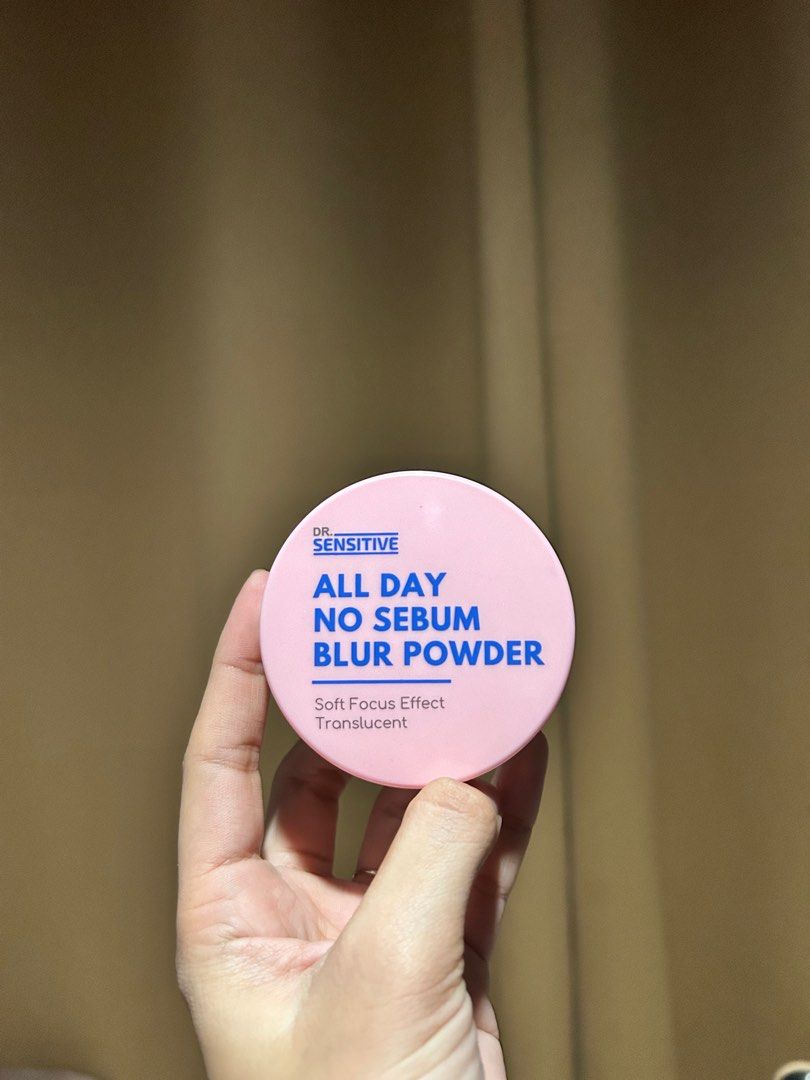 SKIN CARE (Category: Face Care) located in Makati City. Submitted by japppppp (Listing ID 1395537267, Image 1). Description: Take everything for only ₱700! Bundle deal RFS: i have sensitive skin, my derma didn’t allow me to use any product. .