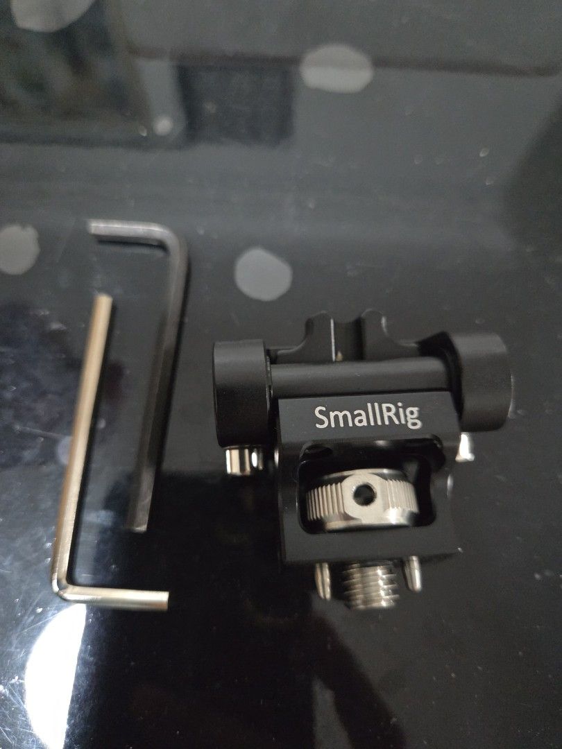 SmallRig Camera Accessory (Category: Other Photography Accessories) located in Singapore. Submitted by Kedai.BundleSG (Listing ID 1395497101, Image 1). Description: - SmallRig camera accessory - Includes item shown in image - Comes with two Allen keys - Perfect for mounting accessories to your camera rig.