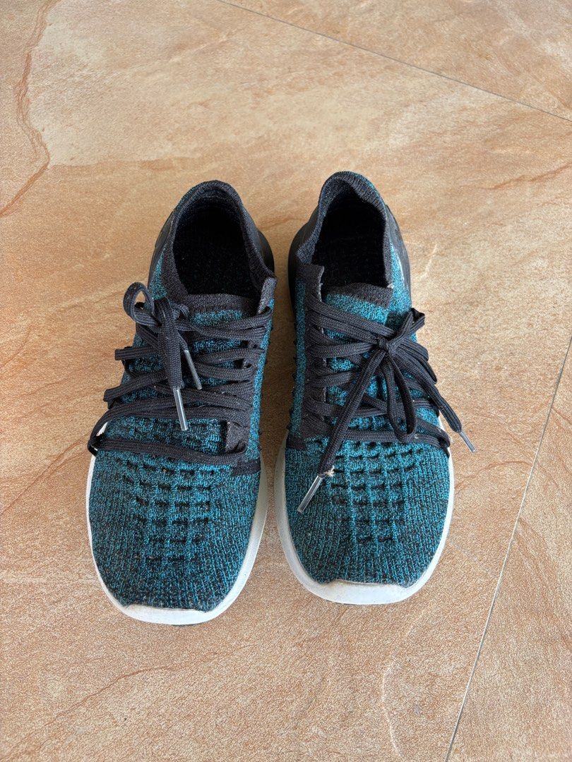 Under Armour Speedform Gemini 2.1 Running Shoes (Category: Sneakers) located in Calapan. Submitted by razz.moose (Listing ID 1395367800, Image 2). Description: - slightly negotiable, no lowball offers please - bought from dubai - no box but will provide one ( just not the original box it came with) - height for reference/ 5”1/ 155cm - delivery: jrs express ( shipping from calapan city, oriental mindoro) .