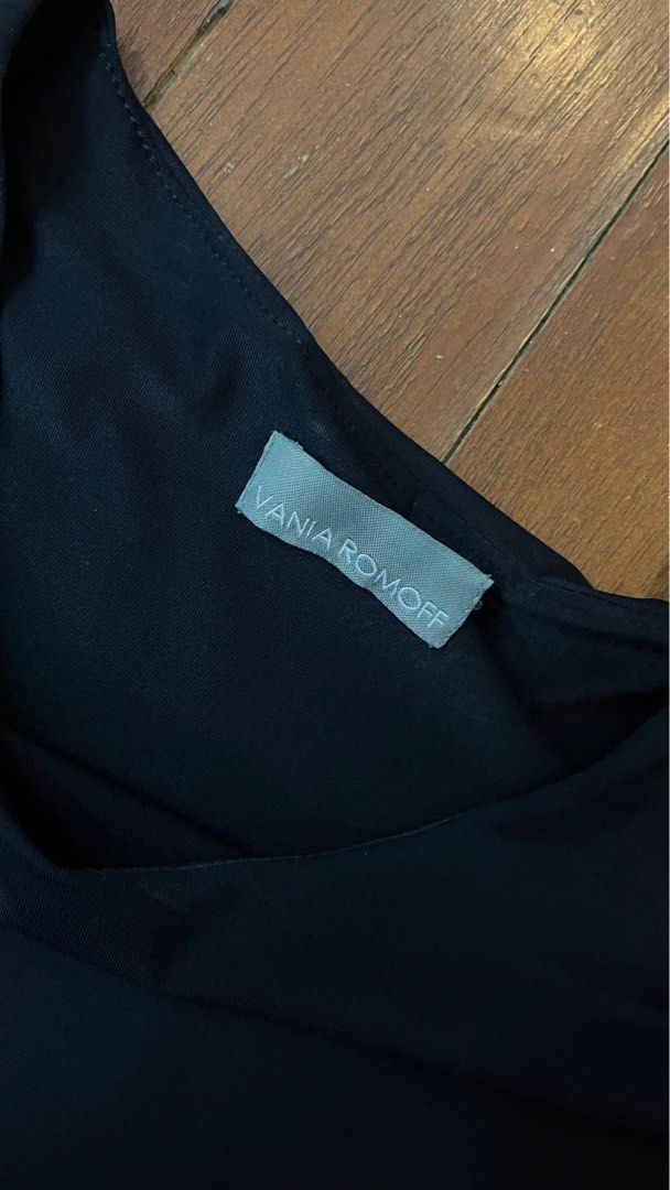Vania Romoff Black Dress (Category: Dresses) located in Manila. Submitted by graciesbits (Listing ID 1395472929, Image 2). Description: - Vania Romoff black dress - Short sleeves - Scoop neckline - Made of smooth, stretchy fabric - Relaxed fit - Solid black color - No major issues .
