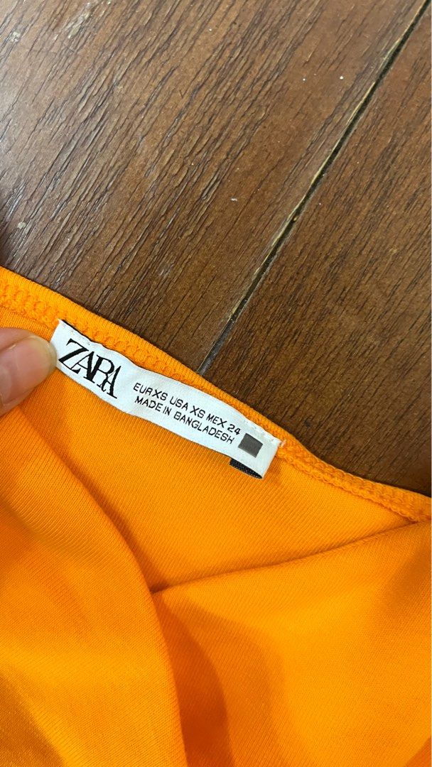 Zara Orange Mini Dress XS (Category: Dresses) located in Manila. Submitted by graciesbits (Listing ID 1395472931, Image 2). Description: - Zara mini dress - Vibrant orange color - Size: XS (fits S) - Stretchy Fabric - No issues .