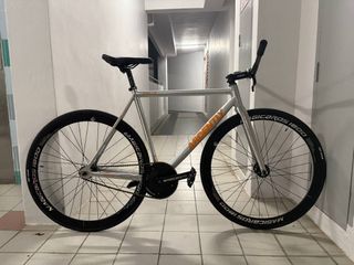 (Category: ) located in . Submitted by bikehorizon (Listing ID 1390599552, Image 1). Description: .