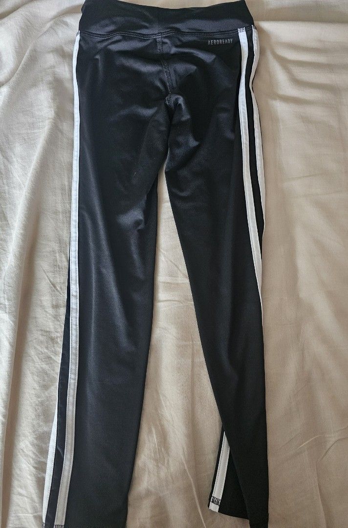 Adidas leggings (Category: Babies & Kids Fashion) located in Mandaluyong City. Submitted by blueberrypatch (Listing ID 1390441777, Image 2). Description: preloved original Adidas leggings for kids bought in US. size small. waist can be strecth from 20 to 24 inches. pants length 30 inches good for kids 7 to 8 yrs old.