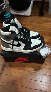 (Category: ) located in . Submitted by sneakers_27 (Listing ID 1390547697, Image 1). Description: .