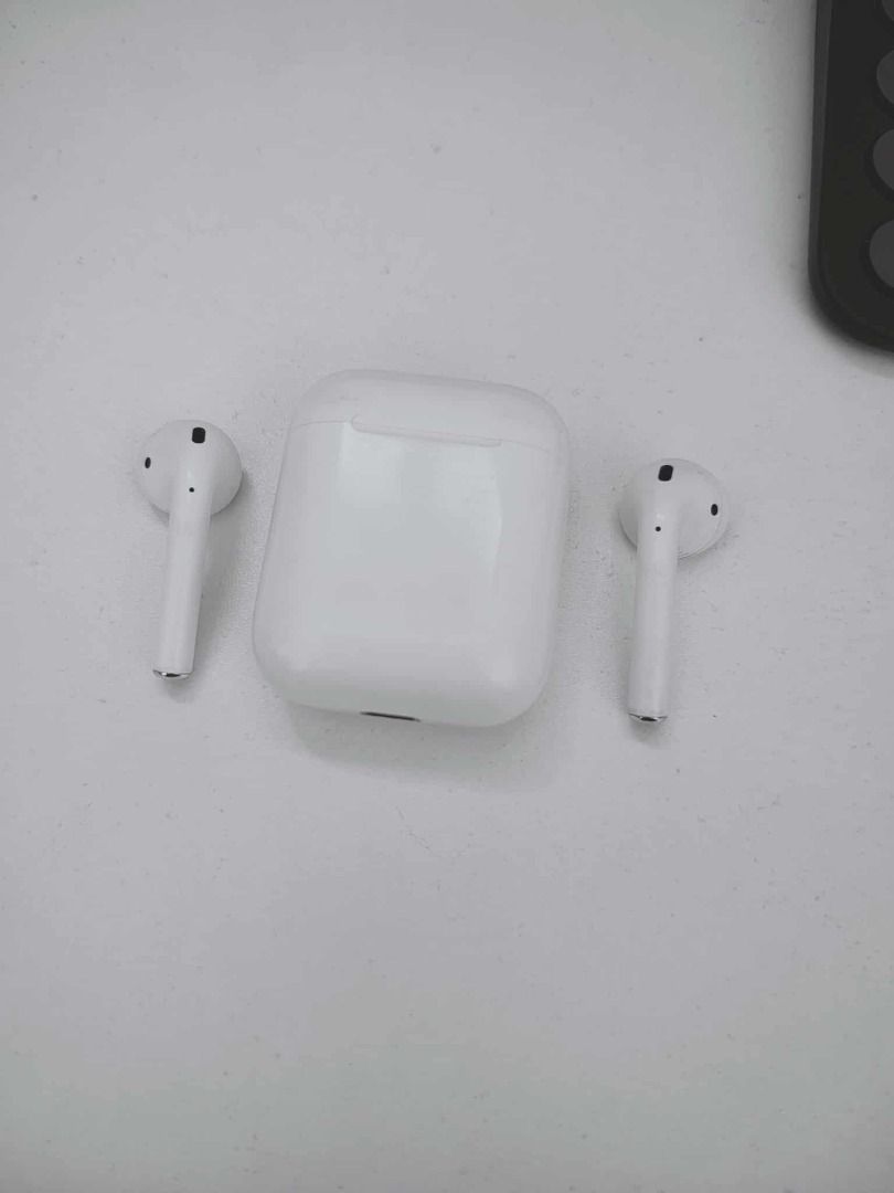 Airpod Gen 2 (Right pod not working) (Category: Earphones) located in Quezon City. Submitted by robeemolina0211 (Listing ID 1390464926, Image 1). Description: The right pod is not working due to the batteryreplacement. Everything else is working perfectly. Willing to buy the right pod if you have a working one..