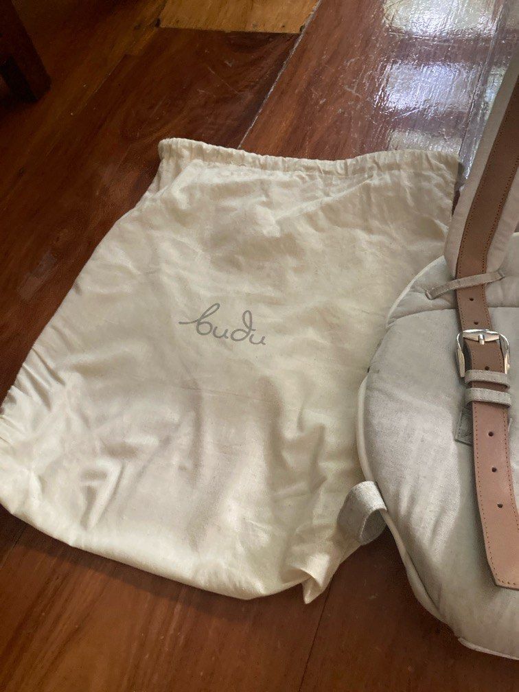 Budu Baby Carrier (Category: Carriers & Slings) located in Muntinlupa City. Submitted by itsrosecloset (Listing ID 1390428040, Image 2). Description: Needs wash .