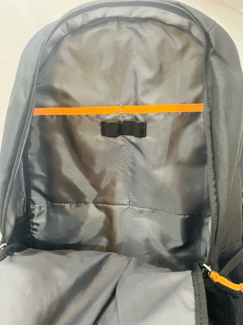Case Logic Backpack (Category: Backpacks) located in Valenzuela. Submitted by gelo.gelo (Listing ID 1390538690, Image 3). Description: Selling a pre-loved Case Logic backpack in excellent condition. ✔️ Spacious main compartment for books, laptop, or daily essentials ✔️ Front zipper compartments with bright orange pulls for easy access ✔️ Side mesh pockets for water bottles or umbrellas ✔️ Comfortable shoulder straps and lightweight design ✔️ Perf